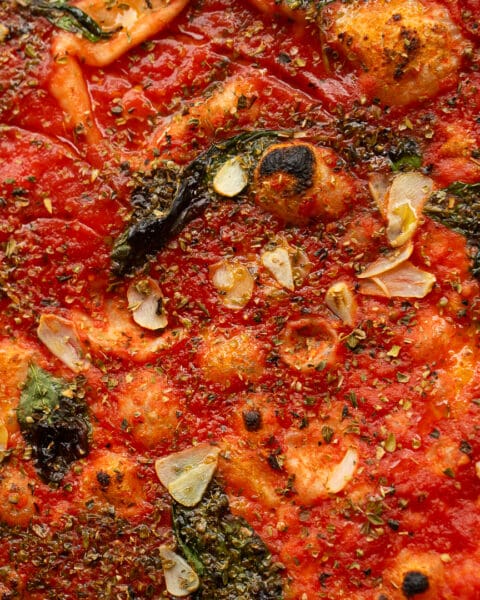 tomato base pizza